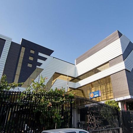 Syona Residency Hotel Лакнау Екстериор снимка