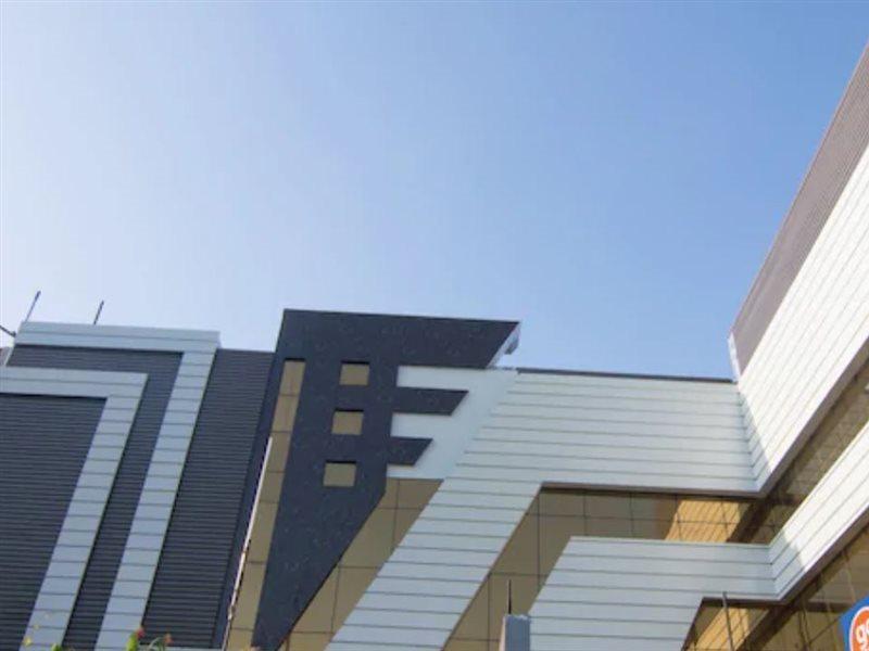Syona Residency Hotel Лакнау Екстериор снимка