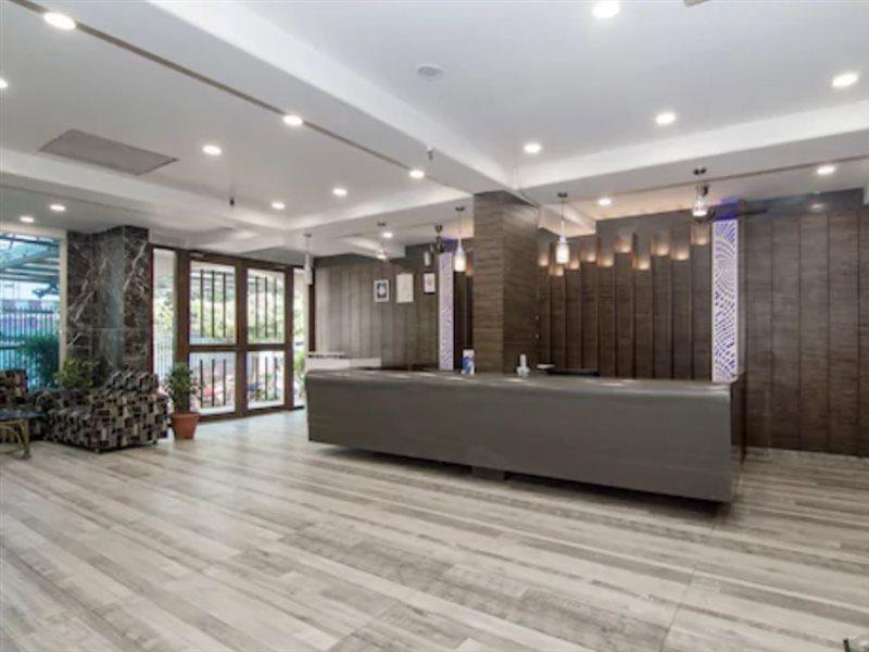 Syona Residency Hotel Лакнау Екстериор снимка