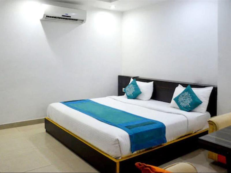 Syona Residency Hotel Лакнау Екстериор снимка