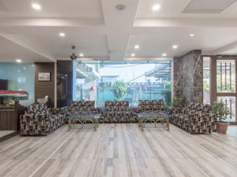 Syona Residency Hotel Лакнау Екстериор снимка