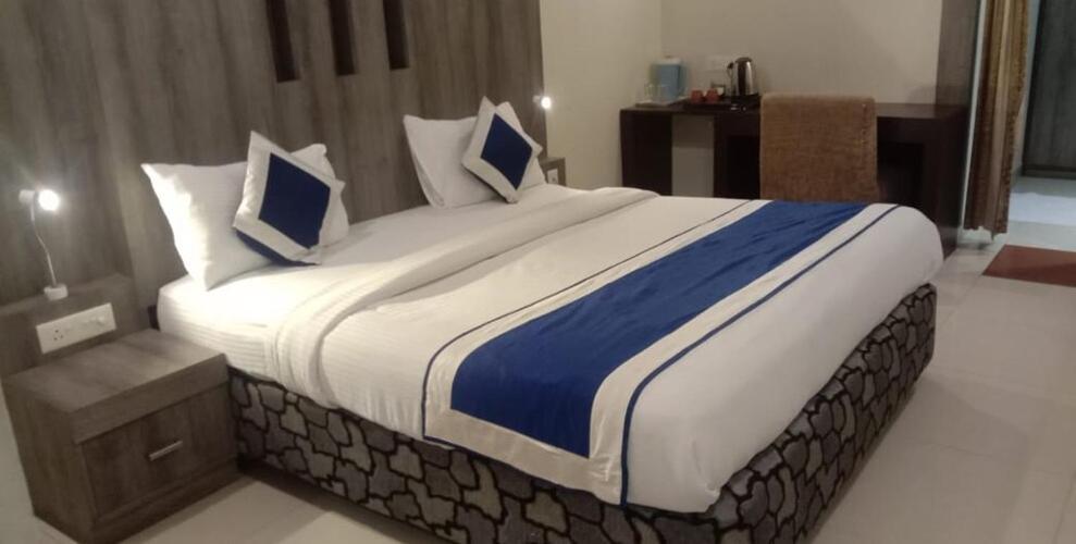 Syona Residency Hotel Лакнау Екстериор снимка