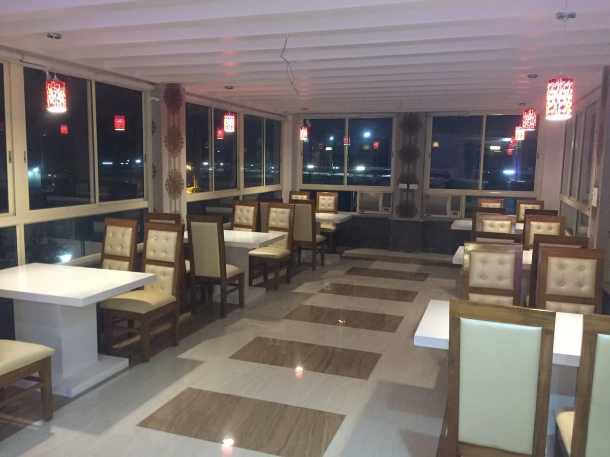 Syona Residency Hotel Лакнау Екстериор снимка