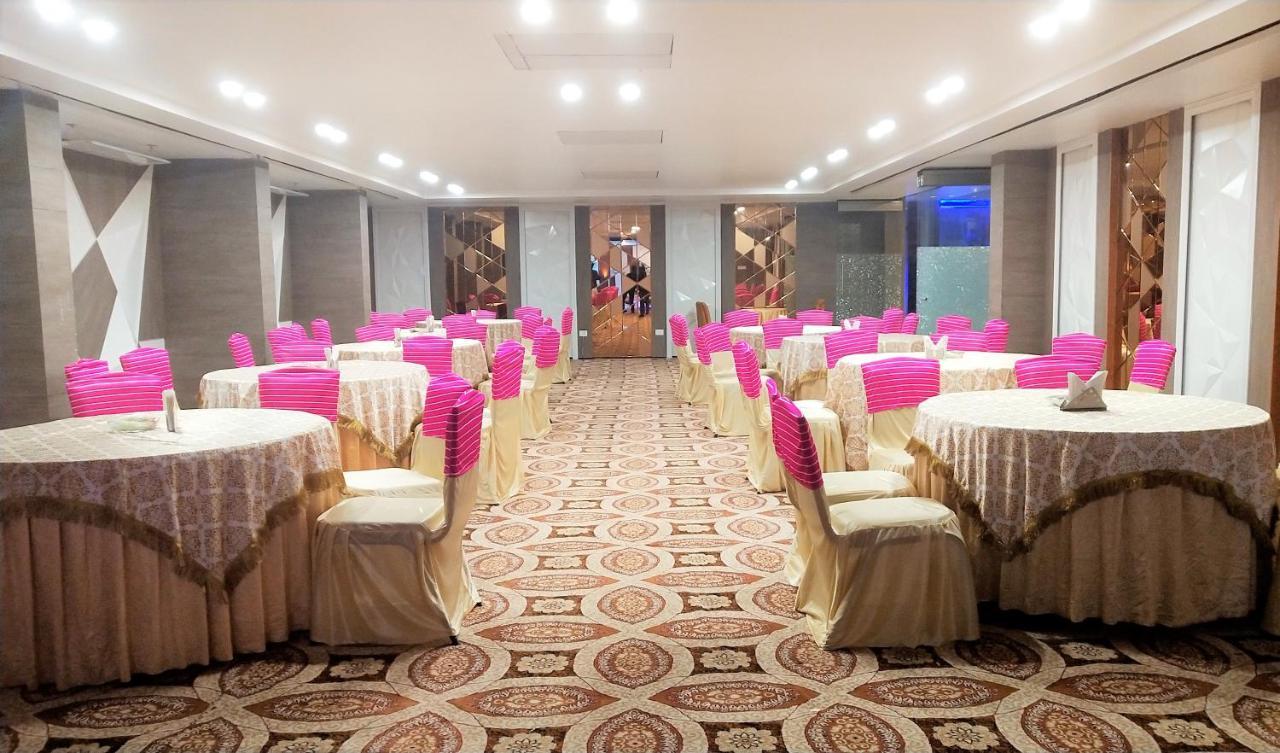 Syona Residency Hotel Лакнау Екстериор снимка